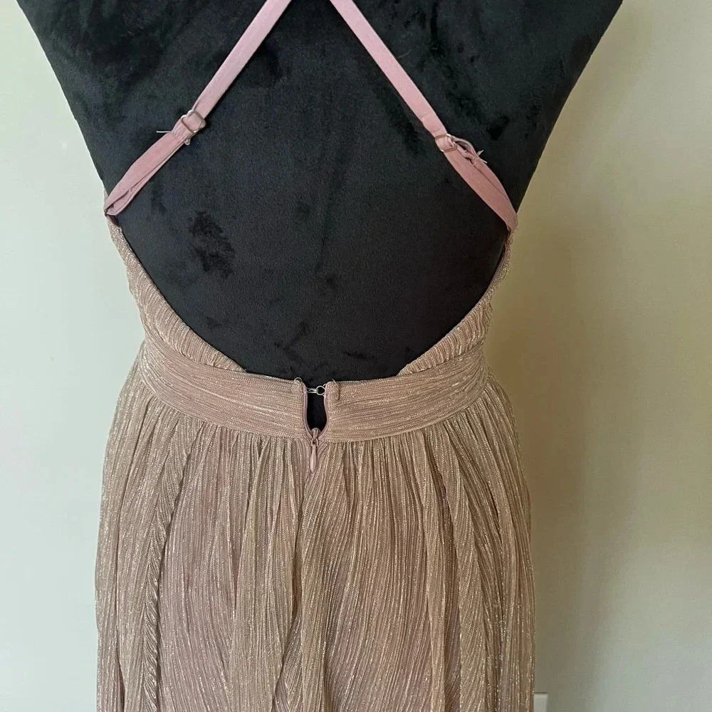 Luxxel Dress - Picture 4 of 7